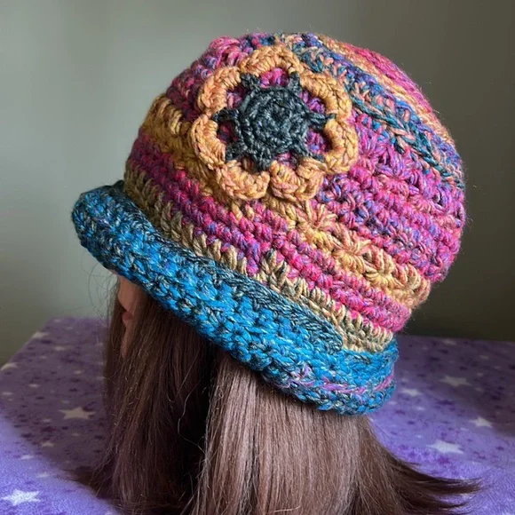 Crochet flower adjustable rolled rim acrylic yarn medium new - Picture 6 of 7